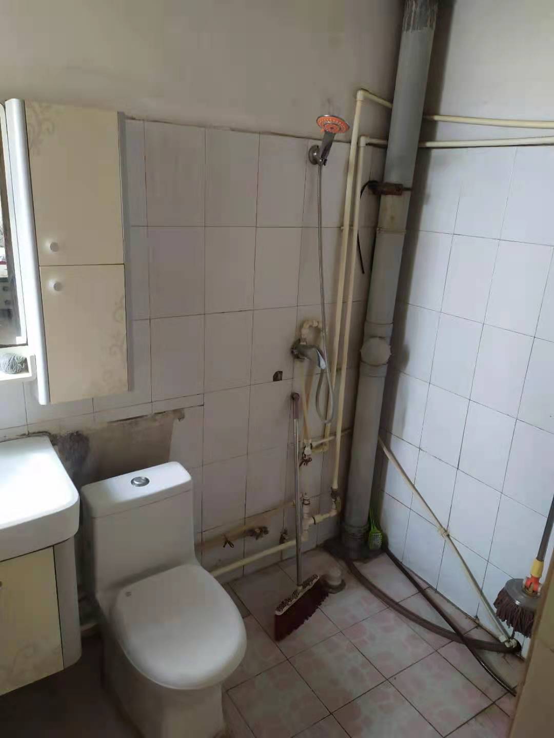 居家自住必看好房！3室1廳1衛隨時看房。