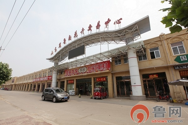 龍泉街道董村花卉市場 東200米 底上8間，靠近大路旁！