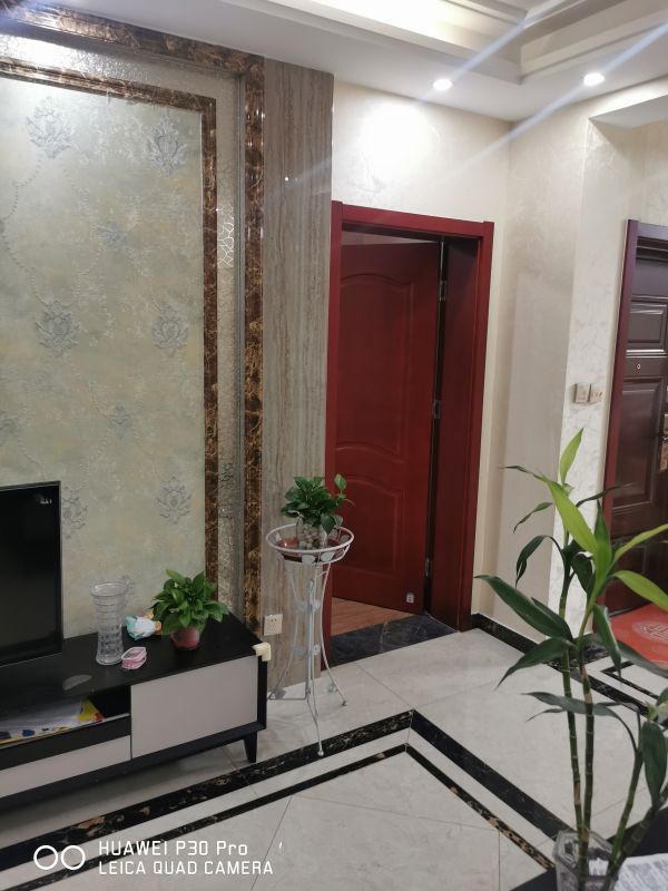 房東直售，急用錢。