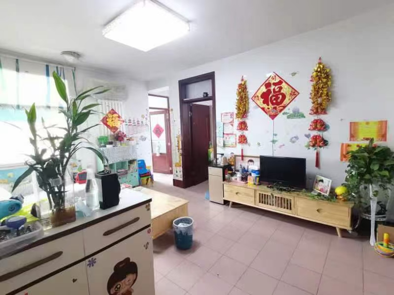 尚賢中學(xué)對(duì)過(guò)文教小區(qū)普通裝修3室1廳1衛(wèi)76m274萬(wàn)元
