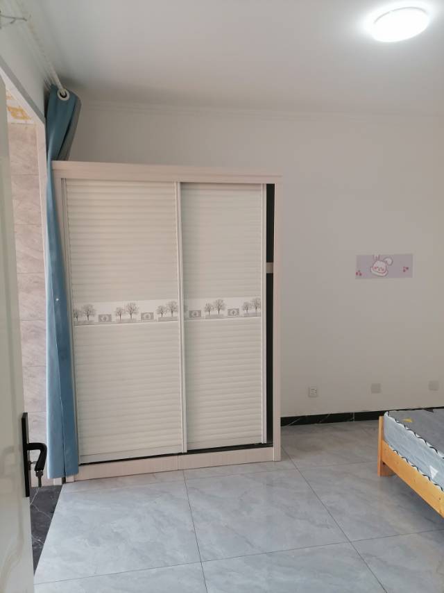 杏騰國際新樓好樓層，裝修新，有部分家具
