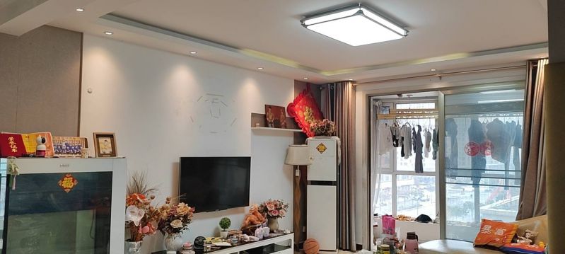 普通裝修3室2廳1衛134m2139萬元，價格可小刀。