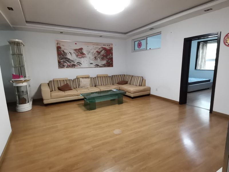 品質小區！3室2廳1衛130m2，拎包入駐，隨時看房。