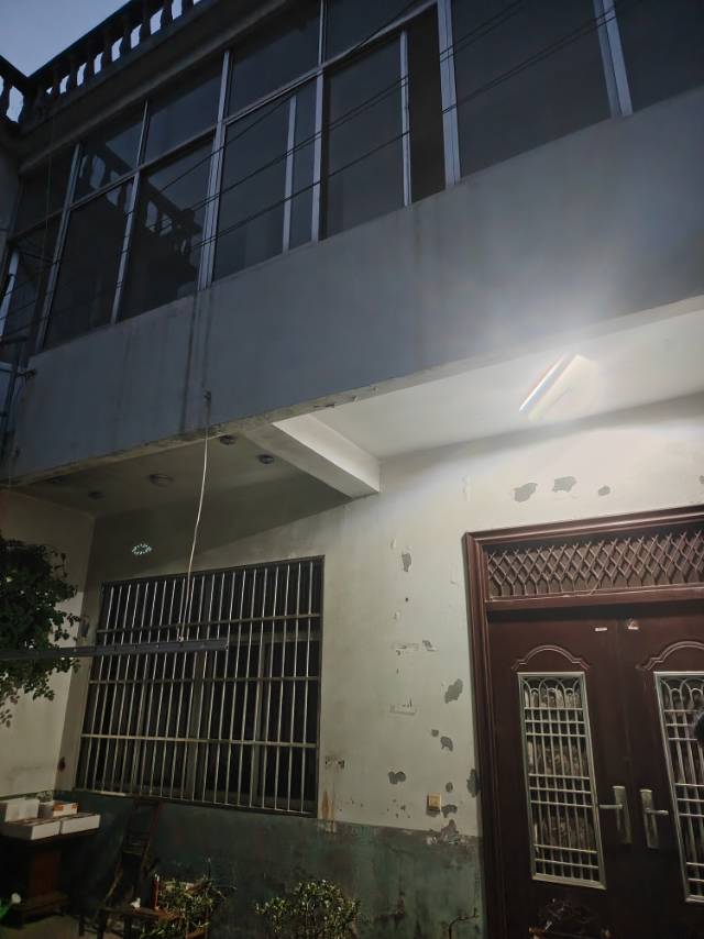 普通裝修3室1廳1衛80m2460元/月