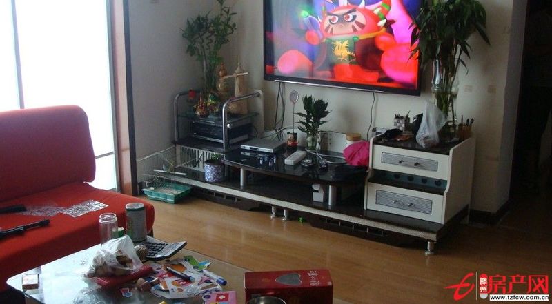 市中心人民醫(yī)院旁邊，最便宜最優(yōu)質(zhì)的房子，咨詢量最高的房子！