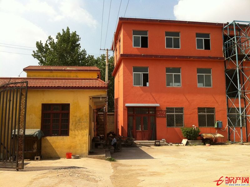 滕平路段廠房出租，院內寬闊