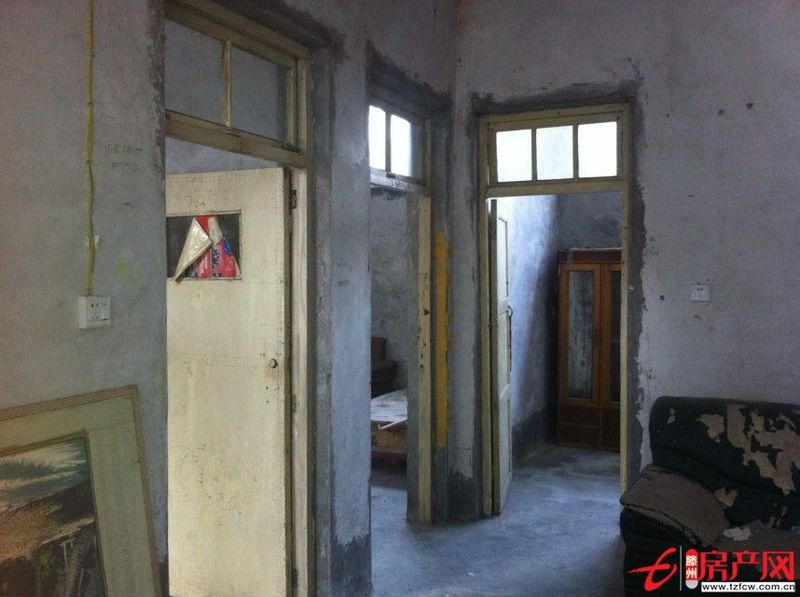 龍泉東環(huán)路美銘廣場(chǎng)，前大廟村整體樓