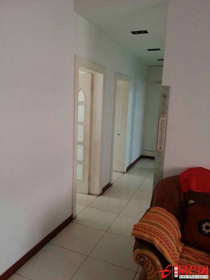 一樓帶院建有三間配房，急售學區房（物價局宿舍）