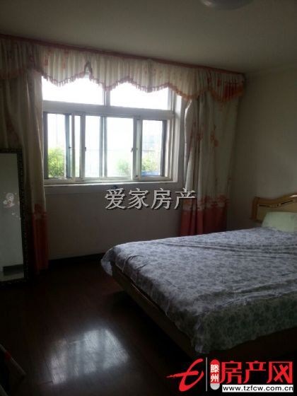 急售位置極好的市中心繁華地段學區(qū)房