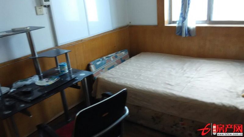 春秋閣南區(qū)精裝修四居室招租，家電齊全、拎包即住