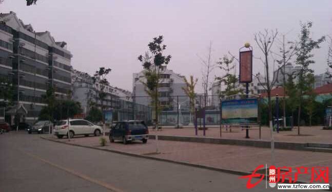 龍泉苑精裝修黃金二樓滿五年可貸款精致小三室戶型很好重點推薦