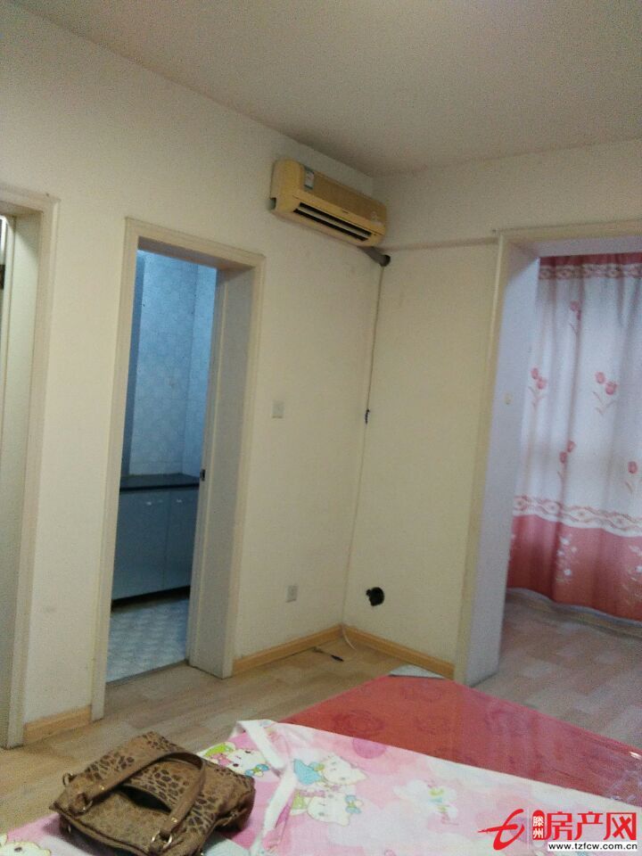 北安居小區(qū)出租,精裝修家具家電齊全。便宜出租。