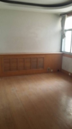 城市之光對過建工局宿舍急售，房權(quán)滿二，價格低。