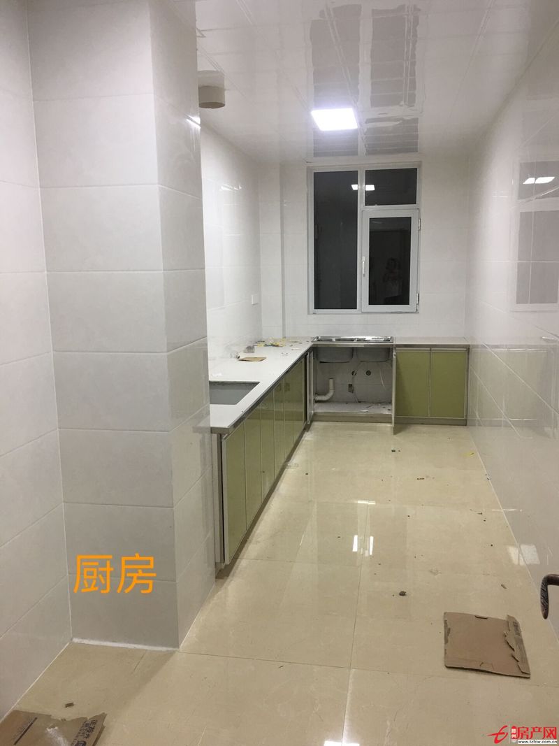 三室兩廳兩衛生間，超大廚房，南北通透，絕版戶型