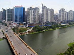 威尼斯一區(qū)，公寓樓，學(xué)校房，上學(xué)方便，價格低