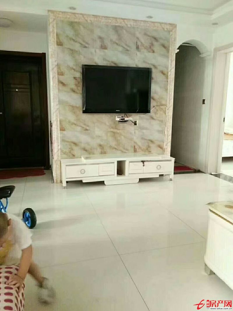 金馨花園精裝房，三室好樓層，急售可貸款