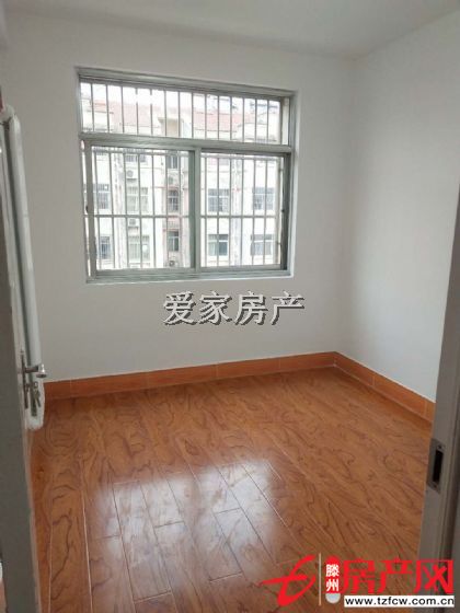 清河花園三室兩廳，證滿五年可貸款，精裝修送儲藏室