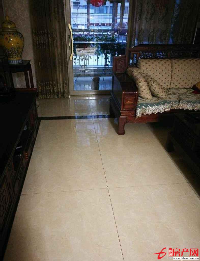 涵翠苑區多層三樓戶型好，四室兩廳豪華裝修