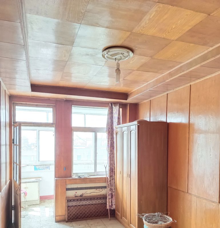 精裝修3室2廳1衛(wèi)130m2120萬(wàn)元