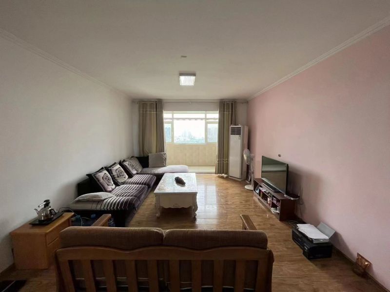人和藍(lán)灣，緊鄰新一中，南排觀景，精裝修3室2廳2衛(wèi)155m22200元/月（包含地下車位+儲藏室）