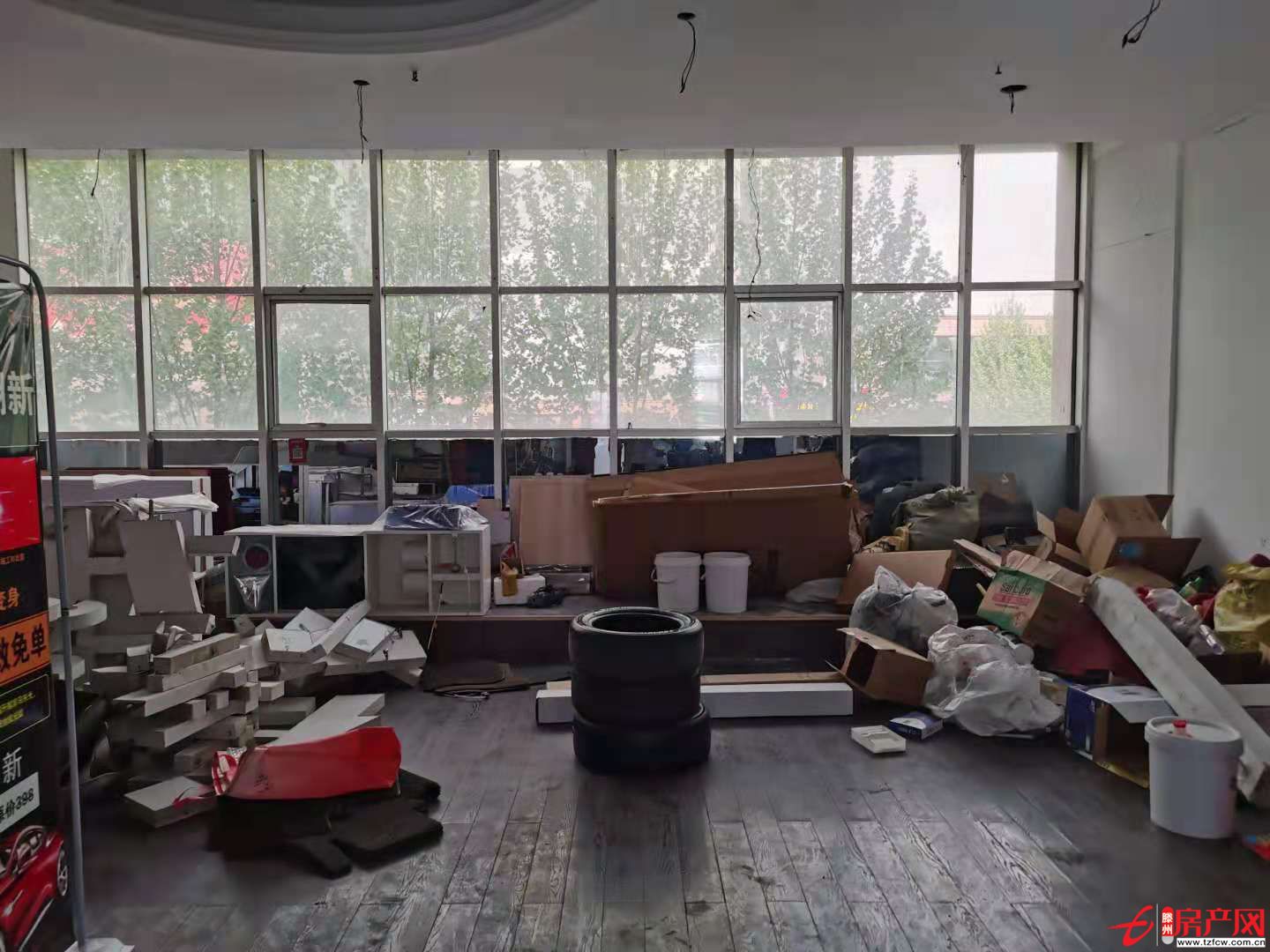 威尼斯五區店面商鋪，好地段，上下兩層，可貸款隨時看房
